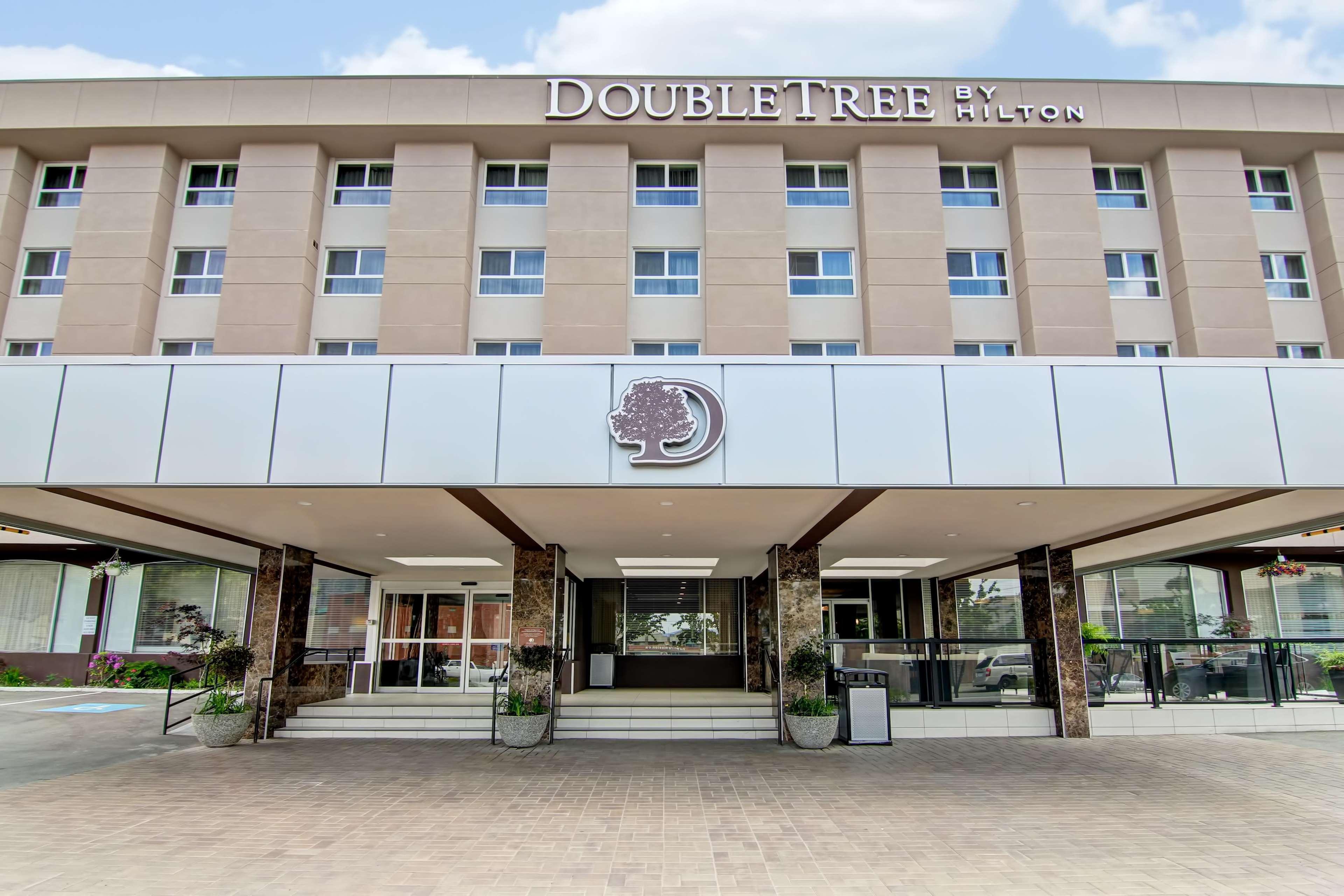 Doubletree By Hilton - Kamloops Hotel Bagian luar foto