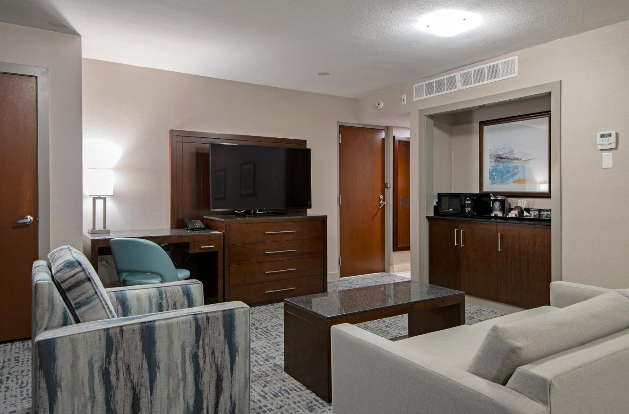 Doubletree By Hilton - Kamloops Hotel Bagian luar foto